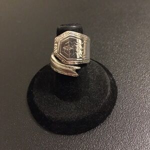 Vintage Silver-Tone Spoon Ring - Unbranded - Unknown if Authentic
